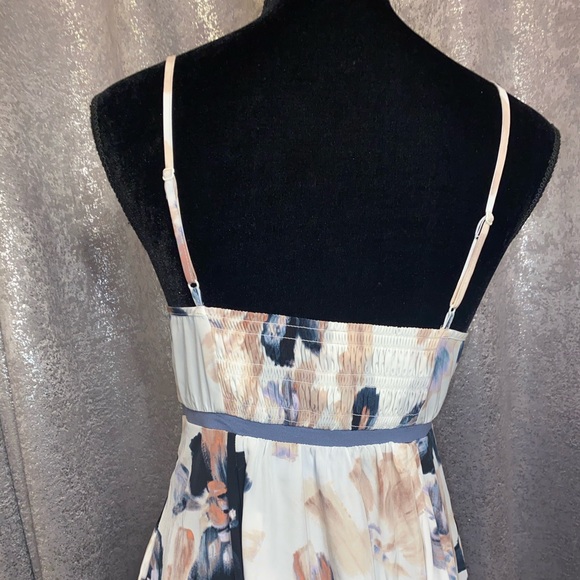 Gorgeous Simply Vera Wang Dress - Picture 5 of 9